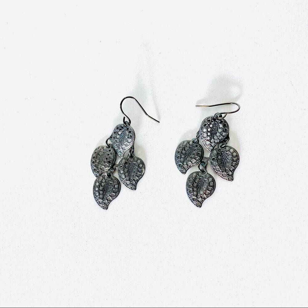 NORDSTROM REVOLVE VINTAGE Dark Silver Titanium Leaf Drop Dangle Earrings Jewelry